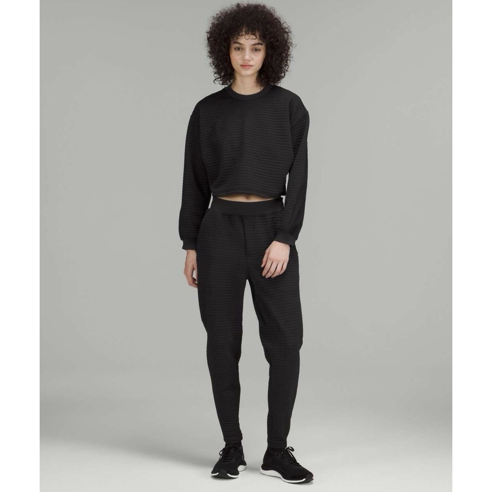 NWOT Lululemon lab Textured Grid High-Rise Jogger 28” SZ 6 Black Top and Jogger
